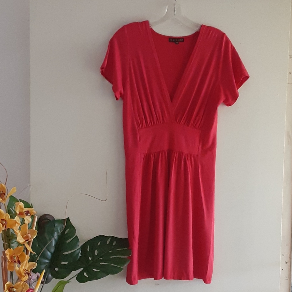 🆕️Zen-Knits Medium Red Short Sleeves VNeck Dress